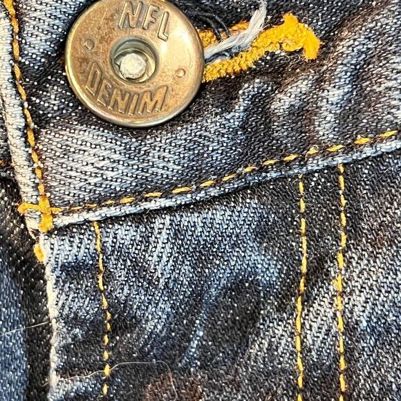 NWT NFL Authentic PATRIOTS Denim Jeans Relaxed Tailgater Bootcut Sz 32/30 - Picture 2 of 7